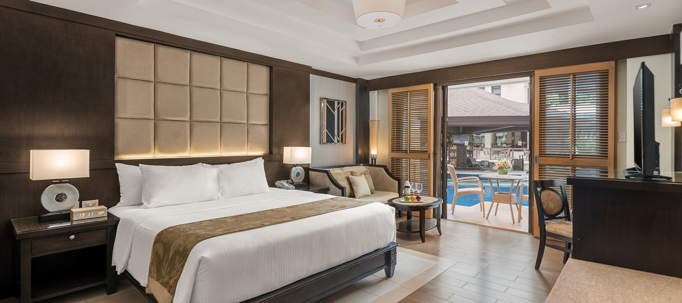 Grand with Direct Pool Access